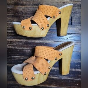 Sbicca vintage collections orange platform sandals